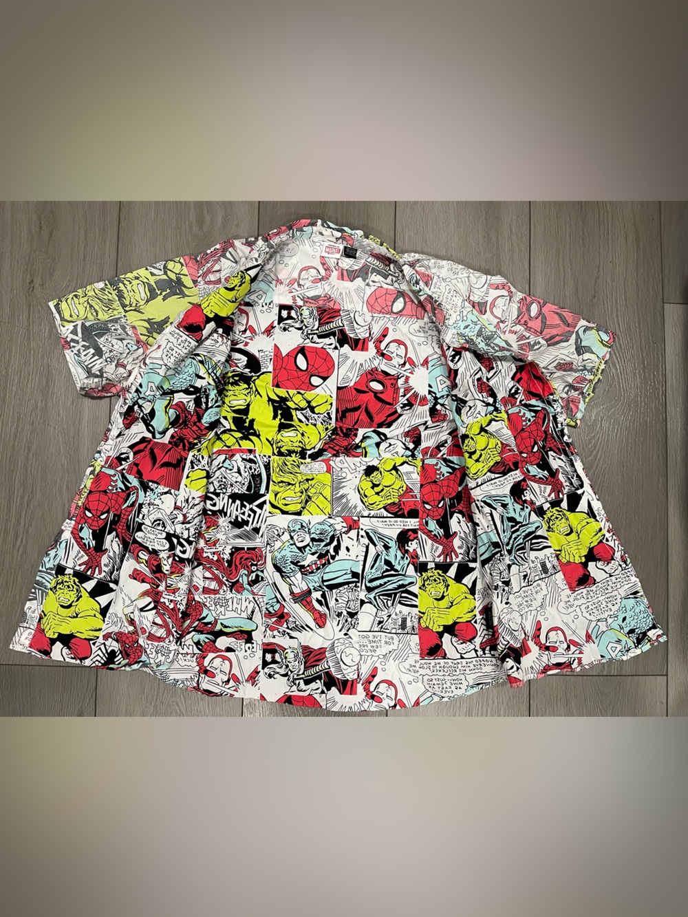 Marvel Men's Short-Sleeve Comic Print Shirt Button Up - Picture 9 of 9